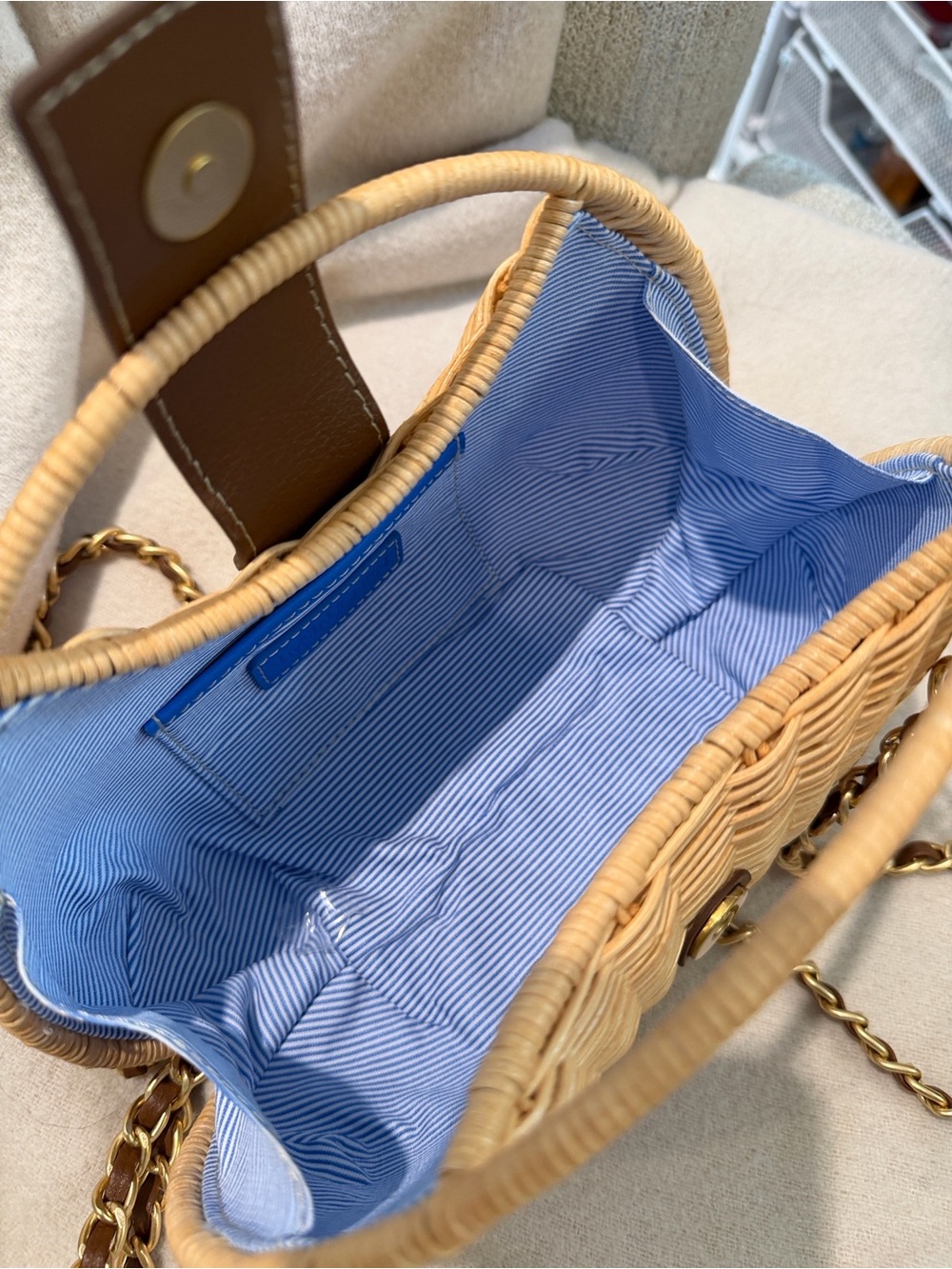 J. McLaughlin Wicker Crossbody in Tan with Gold Chain - Picture 9 of 11